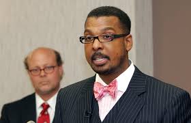 Televangelist Bynum's husband denies abuse