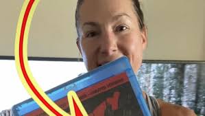 Amazon.com: Sin City (Blu-ray) : Benicio Del Toro, Brittany Murphy, Bruce  Willis, Clive Owen, Jessica Alba, Frank Miller, Robert Rodriguez: Movies &  TV