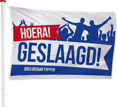 Een jaarlijks terugkerende periode, is de periode waarin de eindexamens op middelbare scholen worden gehouden. Wat Geef Je Iemand Die Geslaagd Is Voor School