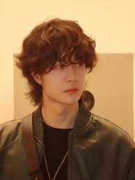 HuYiXuan Weibo Update 5/17/2025 🖤 ~ It's summer.....cool off ~