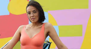 Agathe auproux recalée d'un restaurant pour son look : 7ahoug1j420tfm