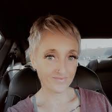 Petra Rowe's Instagram, Twitter & Facebook