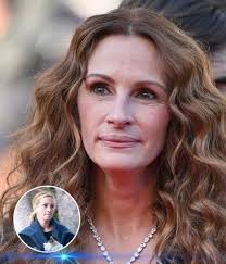 We're so used to seeing celebrities with their signature features, whether  it's a distinctive hairstyle, bold eyebrows, or a trademark smile, it's  hard to imagine them any other way. But what if