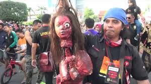 Gambar animasi bergerak islam free downloads download now animasi. Pocong Dan Kuntilanak Gentayangan Di Semarang Youtube