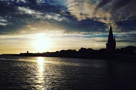 Un Soir A La Rochelle Sur Le Bateau Du Passeur Electrique Larochelle Charentemaritime Igersfrance Igerscharentemaritime Instagram New York Skyline Skyline