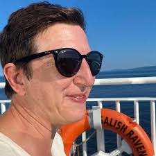 Fiona Curtis's Instagram, Twitter & Facebook