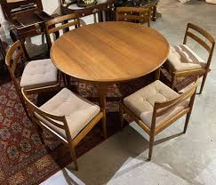 Located in new york, ny. Teak Dining Table Chairs Set By Magnus Olesen 1960s Set Of 7 For Sale At Pamono