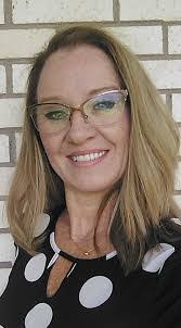 Lisa Finch's Instagram, Twitter & Facebook