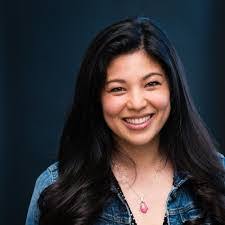 Lorena Gibson's Instagram, Twitter & Facebook