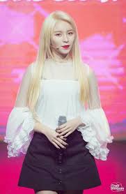 Elkie (엘키) is a hong kong singer and actress. Clc Elkie 9gag