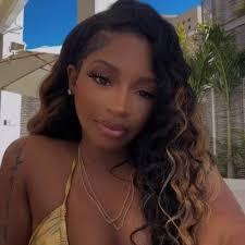 Adriel Robinson (officialadrielR@)