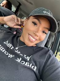 Thanks for the add, Ladies. A snippet about me: 47, divorced mother of 5  (two minors). I moved here in July from Massachusetts. I am in a committed  relationship, and have no