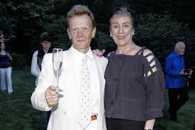 Version en ligne du jeu le petit bac, celui que chaque enfant connait. Man On Wire Philippe Petit Makes A Repeat Performance 40 Years Later Wsj