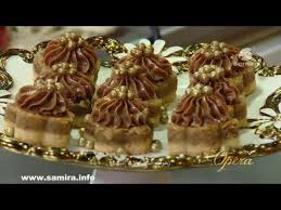 طريقة تحضير زهرات الشوكولا و البندق Middle Eastern Desserts East Dessert Food