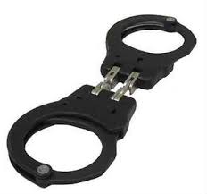Lightweight, round smooth edges, interchangeable lock sets, conical bows, double sided keyways. Asp Hinge Handcuffs Hinge Aluminum Handcuffs Black 56113 62222