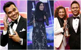 Fattah amin pelakon filem wanita popular : Senarai Penuh Pemenang Anugerah Bintang Popular Berita Harian 31 Media Hiburan Gosip Artis
