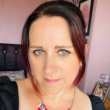 moonpig absolutely appalling service. Ordered flowers to arrive today (29th  March) for mother's day. DPD states it's not received the order. Your  online chat not stated it cannot help me and closed