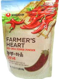 Note that gochugaru is usually not as fine a powder as paprika or cayenne powder but is most commonly ground to flake size. Nong Shim Korean Red Chili Flakes Rotes Chiliflocken 500g Asia Food Specialities