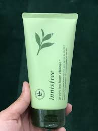 Diadun dengan emollients squalane, apricot kernel oil, vitamin e dan avocado oil. 5 Produk Innisfree Yang Wajib Anda Cuba Sangat Berkesan Memang Berbaloi Untuk Kulit Anda Hijabista