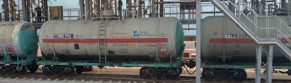 Kesselwagen, die chemikalien enthalten, müssen so verschlossen und dicht sein, dass vom inhalt nichts unkontrolliert nach außen gelangen kann. Kesselwagen Nummern Erkennungs System Igatec