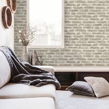 Et si vous voulez un résultat moins brut, optez pour l'effet brique peinte en blanc. Papier Peint Briques Urbaines Gris Clair