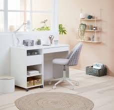 Choose from elaborate designs with plenty of drawers and storage space, or keep things simple with a more contemporary model. Designer S Ideas Home Office Design For Productive Work Archi Living Com