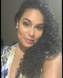 Thank you everyone for the birthday wishes 🎉👑🎁🎊🚀🎂. I'm already  feeling that 32 is my year. Let's goooo. #birthday #birthdaygirl  #libraseason #libra #latina #curls