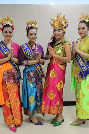 Ukuran yang terkadang masih tanggung sangat sulit untuk menemukan jenis ukuran yang tepat. Sewa Busana Betawi Dot Com I Ph 085211711318 Atau 087776761152 Dan 081297046330 Sewa Baju Adat Bali Telp 085211711318 Sewa Baju Tari Baju Pengantin Kostum