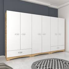 Gardirop Panosundaki Pin