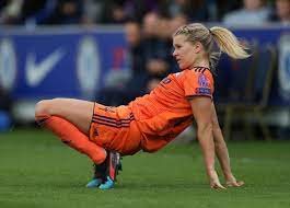Stephan lehmann (born 15 august 1963) is a swiss former professional football goalkeeper who works as goalkeeper coach for fc sion. Weltfussballerin Hegerberg Pfeift Auf Wm Und Kommentiert Fur Tv Sender Stern De