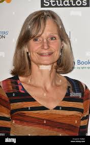 Lisa Pemberton's Instagram, Twitter & Facebook