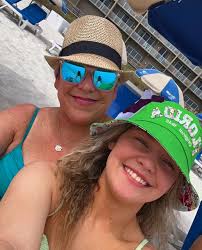 Alyssa Laney (@alyssa.laney22) • Instagram photos and videos