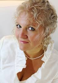 Susan Tsagkaris I About