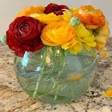 Debby Brooks On Instagram Ranunculus Galore 3week Old Flowers Pre Isolation Jus Love Flower Arranging Bring Love Flowers Flower Arrangements Flowers