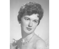 Tonya Sylvester's Instagram, Twitter & Facebook