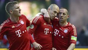 Lewandowski who is the the highest paid player not only in the bayern team but also in bundesliga with total yearly salary of €15million a year plus bayern robert lewandowski is the highest paid player in bayern munich alongside arjan robben and frank ribery. 7 Of Bayern Munich S Best Big Game Players Of The Modern Era Ranked 90min