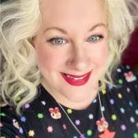 Melanie Clements's Instagram, Twitter & Facebook