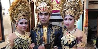 Ejaan yang betul ialah sekali gus.perkataan ini deja secara terpisah. Pengakuan Sukartayasa Nikahi 2 Pacarnya Sekaligus Mungkin Mereka Merasa Nyaman Halaman All Kompas Com