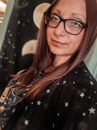 Hello my lovely little ghouls lol I'm Ginger Phelps I'm 45 I'm very free  spirited and speak my mind but very energetic and spunky I love to make  those around me laugh