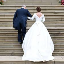 From her gorgeous gown to her unconventional cake, here are all the ways princess eugenie's wedding broke from royal tradition. Princess Eugenie S Dress Meant A Lot To Me Because Her Scar Is Just Like Mine