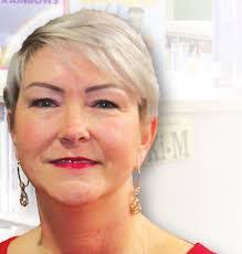 Polly Foreman's Instagram, Twitter & Facebook