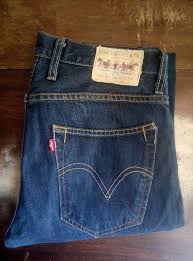 Five pockets around the waist, one at the back finished with a red levi's tab. Mens Levi 039 S 504 Straight Fit Jeans W 32 L 34 Zip Fly Straight Fit Jeans Jeans Fit Levi