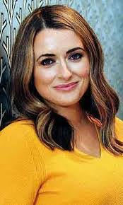 Earline Stuart's Instagram, Twitter & Facebook