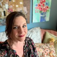 We're turning up the heat at Namilyango SS! @_amanda_moon_ is showing how  artists can inspire young people to dream, be creative and brave where they  are!! #GNTrybeBraveGirlsFestival #GNTrybe #YourTrybeYourVybe