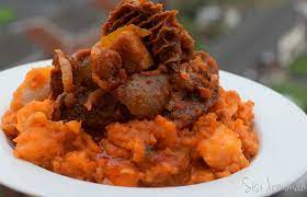 Yam Porridge X2f Pottage Also Known As Asaro Is A Nigerian Stewed Mashed Yam Delicacy This Recipe Is Pe Rezepte Nigerianische Rezepte Nigerianische Gerichte