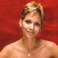 Black Actress With Short Blonde Hair Halle Berry S Changing Looks Short Hair Styles Sassy Hair Short Black Hairstyles