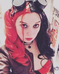 Dani Quinn (@daniquinncos)