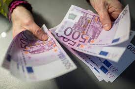 Enthis is a 1000 pesos banknote from. Money Laundering Ring Dismantled In Germany Where Cash Is Still King Wsj