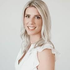 Lauren Bain's Instagram, Twitter & Facebook