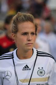 Bella Linden's Instagram, Twitter & Facebook